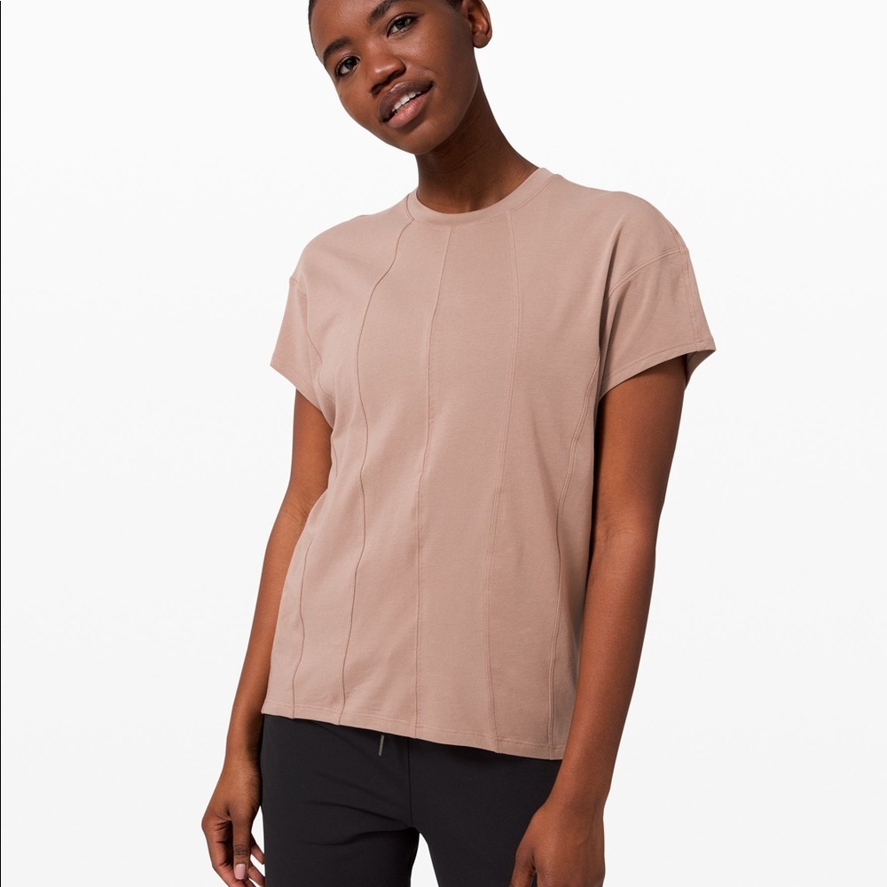 Lululemon LA Short Sleeve Soft Sand Size 2